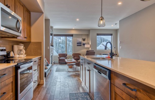 Sun Peaks House | Brand New Spacious 3 Bedroom with ski-in/ski-out access via the new Orient chairlift