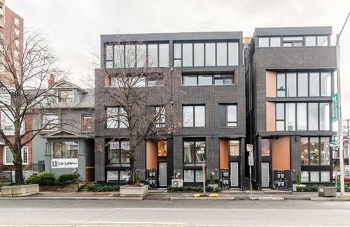 High Park-Swansea Apartment | BRAND NEW - Upscale 3BR Apartment - Steps from High Park!