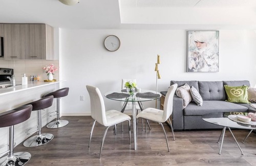 Beasley Apartment | Bright Hamilton Apartment with Balcony. GYM, BBQ