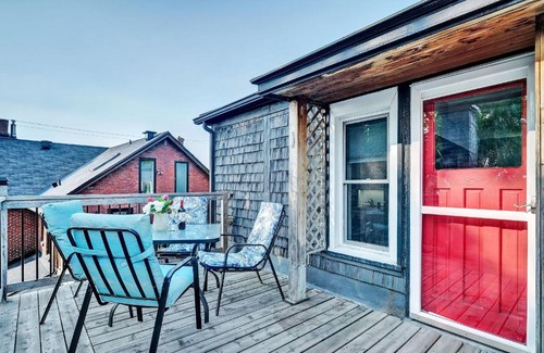 Centretown West Apartment | Bright/Modern 2BR Downtown - Rooftop Terrace!