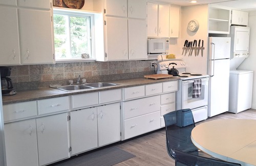 Ragged Island Cottage | Bright, Spacious Beachwalk Cottage: Ocean view, 5 minutes to sandy beaches