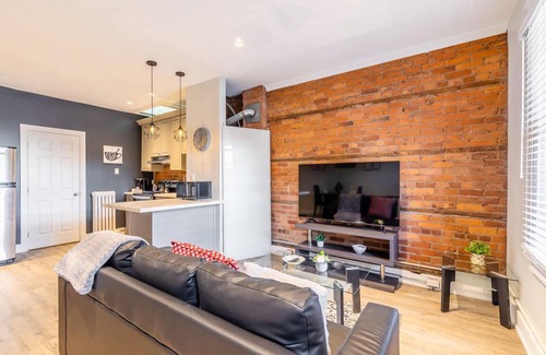 Central Hamilton Apartment | Bright & Upscale 1BR Apt with Netflix - Prime Location!
