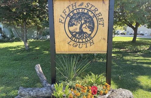 Louth Apartment | Brook’s Hollow: Cozy countryside retreat nestled within Niagara wine district