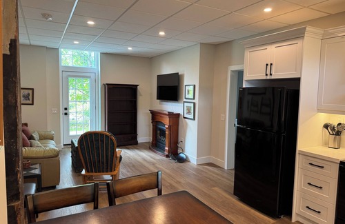 Burk's Falls Apartment | Bulk's Fall River View 2b2b
