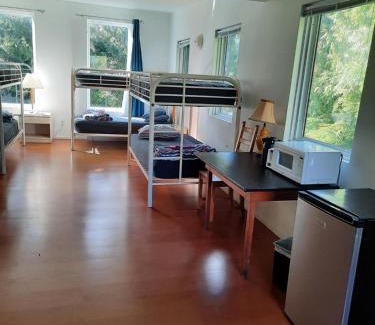 Ucluelet Hostel | C&N Backpackers - Ucluelet