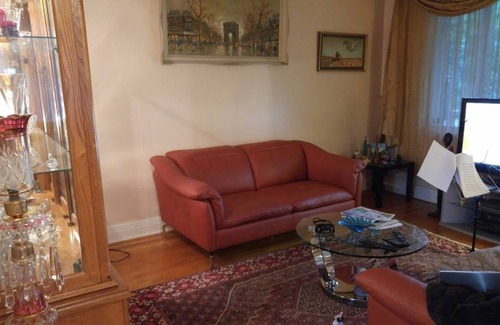 Cote-Des-Neiges—Notre-Dame-De-Grace Resort | Private room ∙ 1 guest