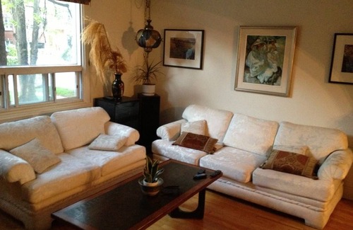 Cote-Des-Neiges—Notre-Dame-De-Grace Resort | Private room ∙ 1 guest