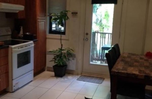 Cote-Des-Neiges—Notre-Dame-De-Grace Resort | Private room ∙ 2 guests