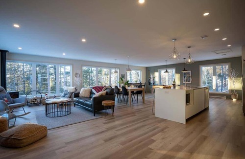 Sainte-Beatrix Ski Chalet | Panoramic view - Spa - Chalet du Cap