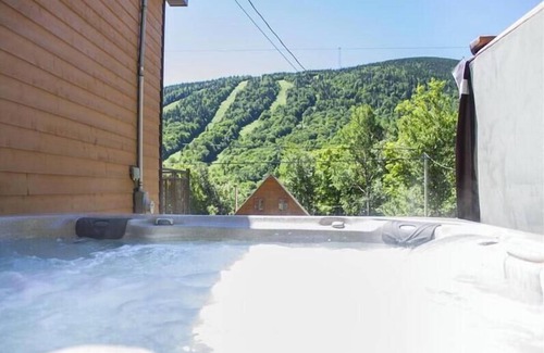 Notre-Dame-Auxiliatrice-de-Buckland Ski Chalet | Spa, Pool table, Mountain - Chalet Avalanche