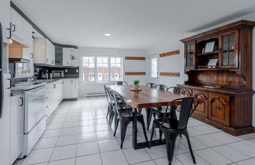 Petite-Riviere-Saint-Francois Ski Chalet | 100 m² Chalet ∙ 3 bedrooms ∙ 14 guests