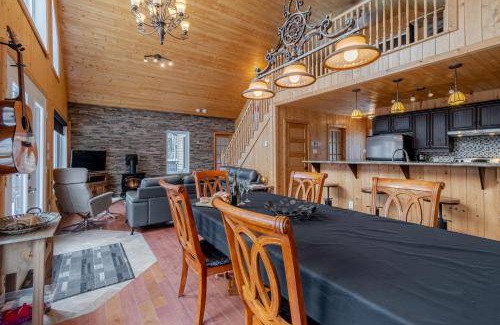 Petite-Riviere-Saint-Francois Ski Chalet | 260 m² Chalet ∙ 4 bedrooms ∙ 10 guests