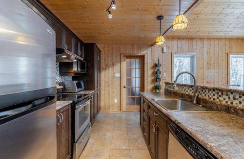 Petite-Riviere-Saint-Francois Ski Chalet | 260 m² Chalet ∙ 4 bedrooms ∙ 10 guests