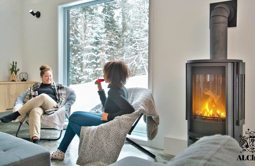 Petite-Riviere-Saint-Francois Ski Chalet | Cocotte d'hiver - Warm with Spa