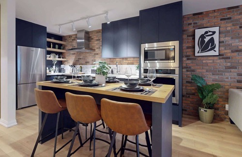 Leslieville Hotel | Casa Hotel: Elegant 2BR Suite in Leslieville