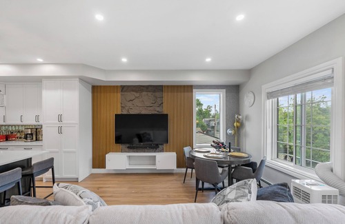 Tuxedo Park House | Casa Ladrillo ! Calgary's Most Vibrant and sought after modern Boutique home.