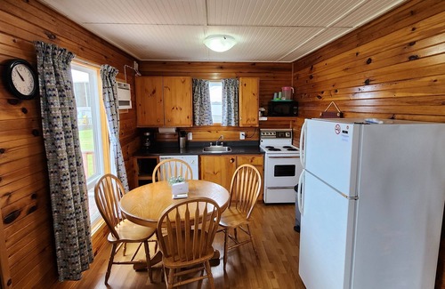 Cavendish Cottage | Cavendish Bosom Buddies Cottage Resort