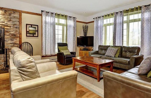 Stoneham Ski Chalet | Chalet ∙ 6 bedrooms ∙ 27 guests