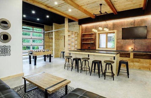Stoneham Ski Chalet | Chalet ∙ 6 bedrooms ∙ 27 guests