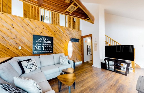 The Blue Mountains Ski Chalet | Chalet ∙ 7 bedrooms ∙ 16 guests