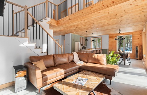 Amherst Ski Chalet | Chamonix Kanata Tremblant (140 Pavillon-Kanata)