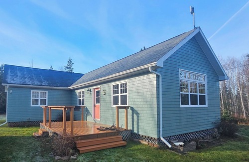 Naufrage Cottage | Charming 2-bedroom cottage with AC, WiFi in lovely Georgetown