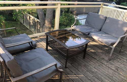 Lawrence Park South House | Charming 3 bedroom & 1.5 bath with parking (Yonge & Eglinton