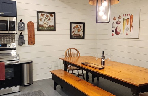 Burk's Falls Cottage | Charming 3-bedroom cottage on beautiful Lake Cecebe, swimming, boating, fishing