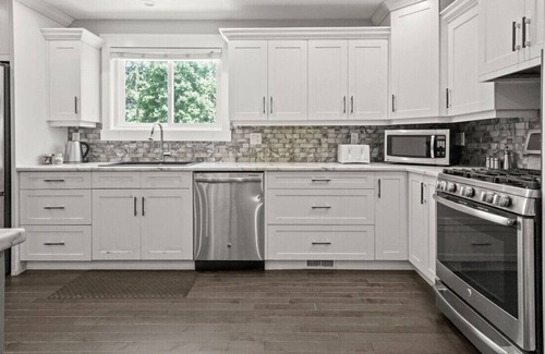 Regional District of Nanaimo House | Charming Oasis with Fenced Yard on Jingle Pot Road