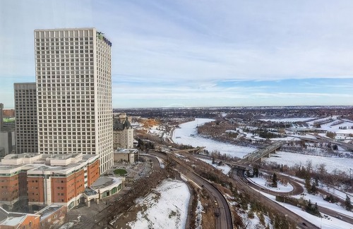 Downtown Edmonton Hotel | Chateau Lacombe Hotel