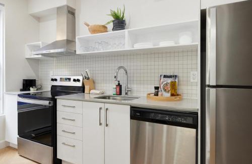 Plateau Mont Royal Apartment | Chic 2 Bedroom apartment in Le Plateau by Denstays