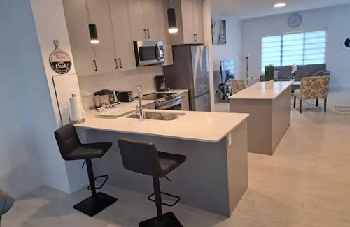 Northeast Edmonton House | Comfortable 3 BRMs 2.5 BTH Home & garage parking