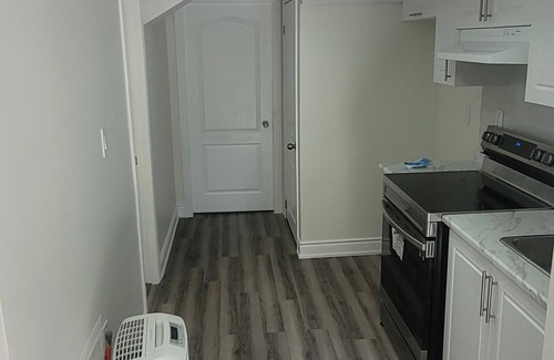 Grand River South House | Comfortable studio basement near KW airport and Chicopee
