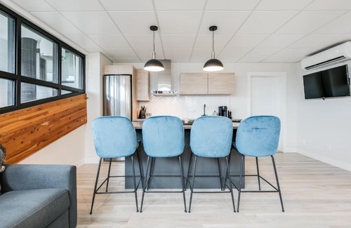 Laval Apartment | Complexe La Voûte by KASANIA - Condo 201
