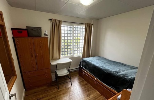 Cordova Bay House | Cordova Bay Executive House - 5 min from the beach
