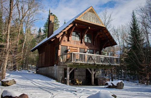 Lac-Superieur Ski Chalet | Cote Nord Tremblant Cozy 4 bedroom Log cabinnCITQ 234463