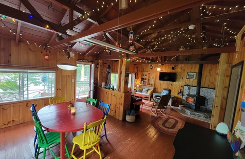 Gaetz Brook Cottage | Cottage Cheese Too: Quaint lakefront cottage 30 minutes from town on quiet cove.