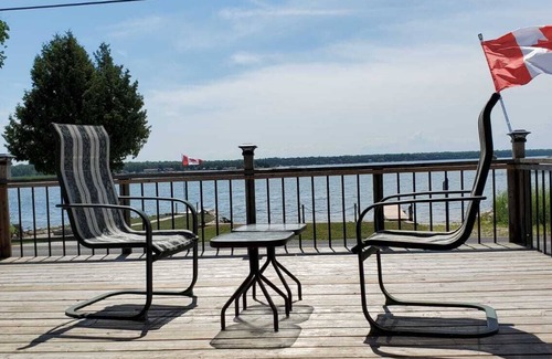 Stokes Bay Cottage | Cozy 2 bed rooms with bunkie cottage. 20 mins way from tobermory.