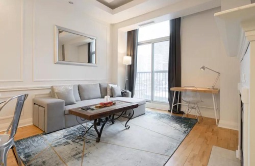 Church and Wellesley Apartment | Cozy 2br downtown condo by Wellesley Subway