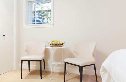 Riley Park-Little Mountain House | Cozy 3BDR Suite near Queen Elizabeth Park