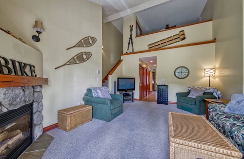 Sun Peaks Condo | Cozy and Spacious Condo Walking Distance to Lifts and Village