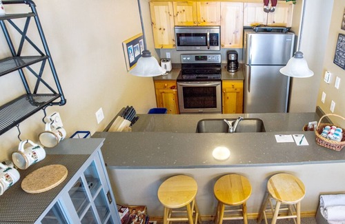 Sun Peaks Condo | Cozy Condo Close to Village | Access to Ski-Out Trail | Private Hot Tub | Fireplace