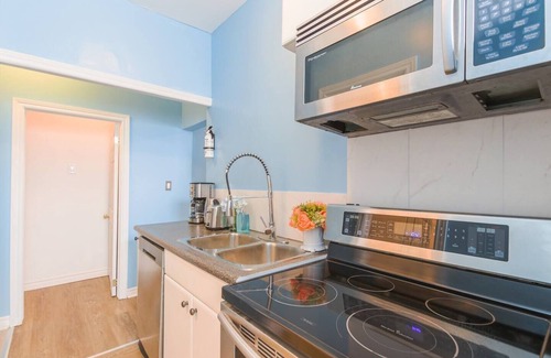 Niagara Falls House | Cozy Cottage-Walk To Cliffton&Falls/Central Attraction
