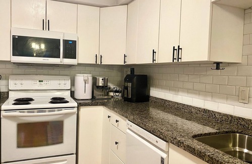 Waterloo House | Cozy Private Room Near University of Waterloo | Uptown