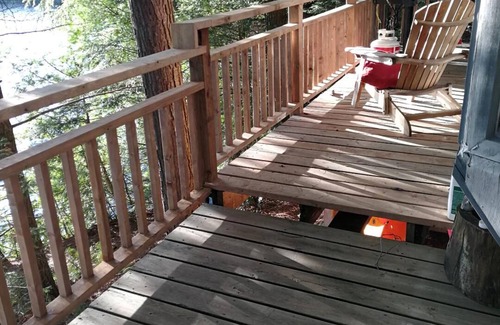Algonquin Highlands Cottage | Cozy waterfront cottage, beautifully treed-10 min from Dorset.
