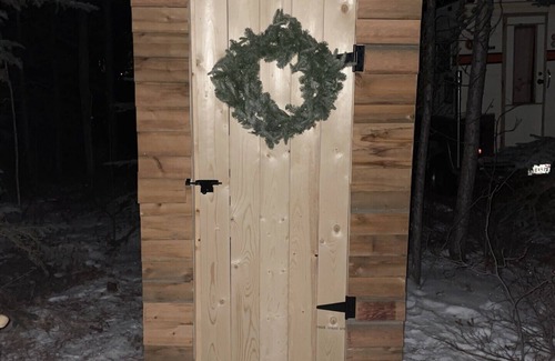 Whitehorse Cabin | Cozy Yukon Cabin Close to Eclipse Hotsprings Resort