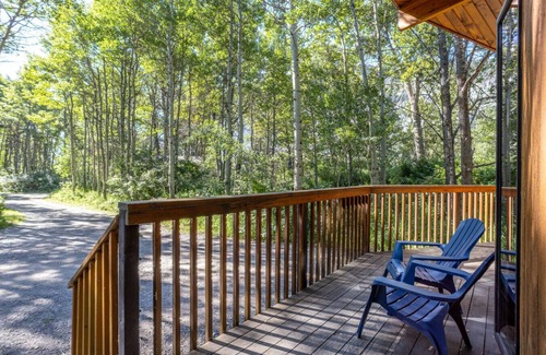 Crowsnest Pass Cabin | Crowsnest River Chalet - Eagle