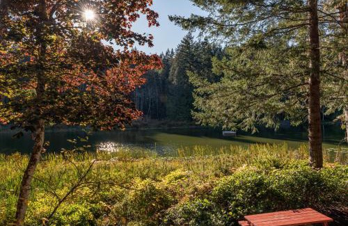 Salt Spring Island Resort | Cusheon Lake Resort