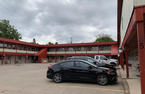 Dauphin Hotel | Dauphin Inn Express