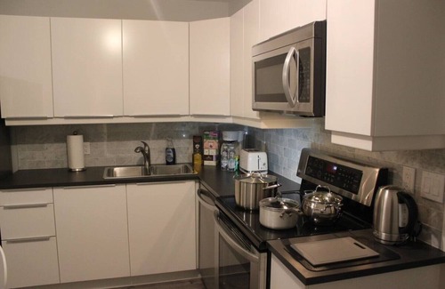 Orillia Apartment | DaVel DeLuxe Garden view